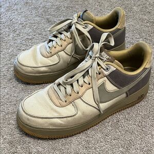 Nike Low-Top Sneakers in Cream and Tan 9